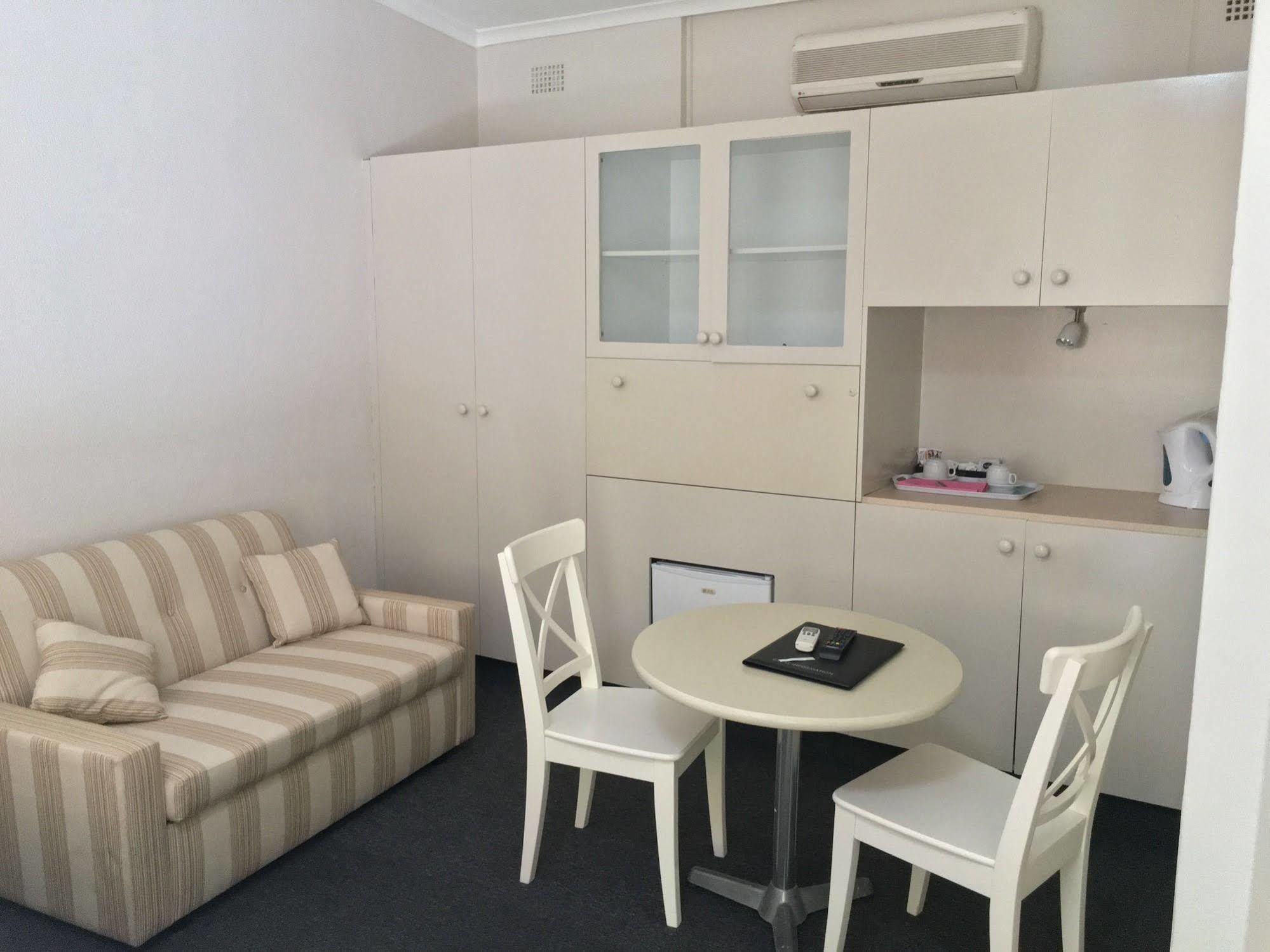 Town And Country Motel Sydney Bagian luar foto