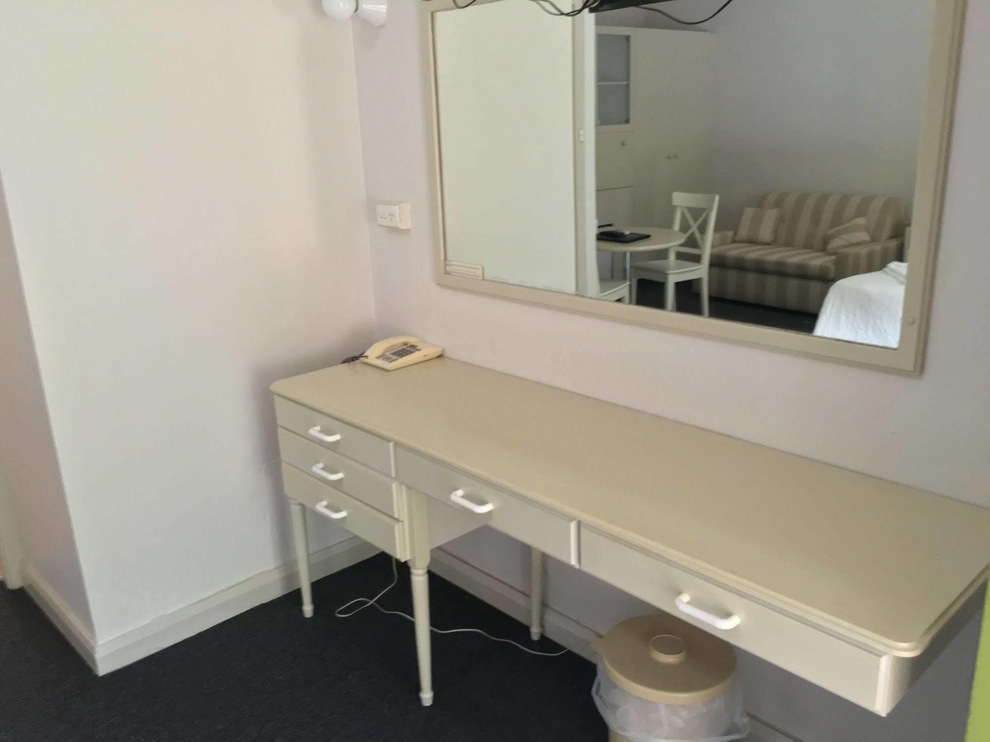Town And Country Motel Sydney Bagian luar foto