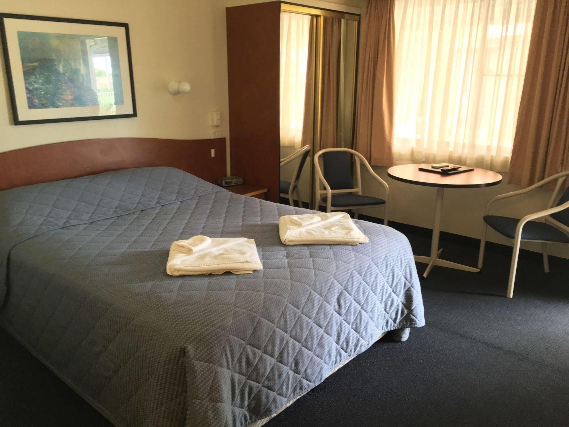Town And Country Motel Sydney Bagian luar foto