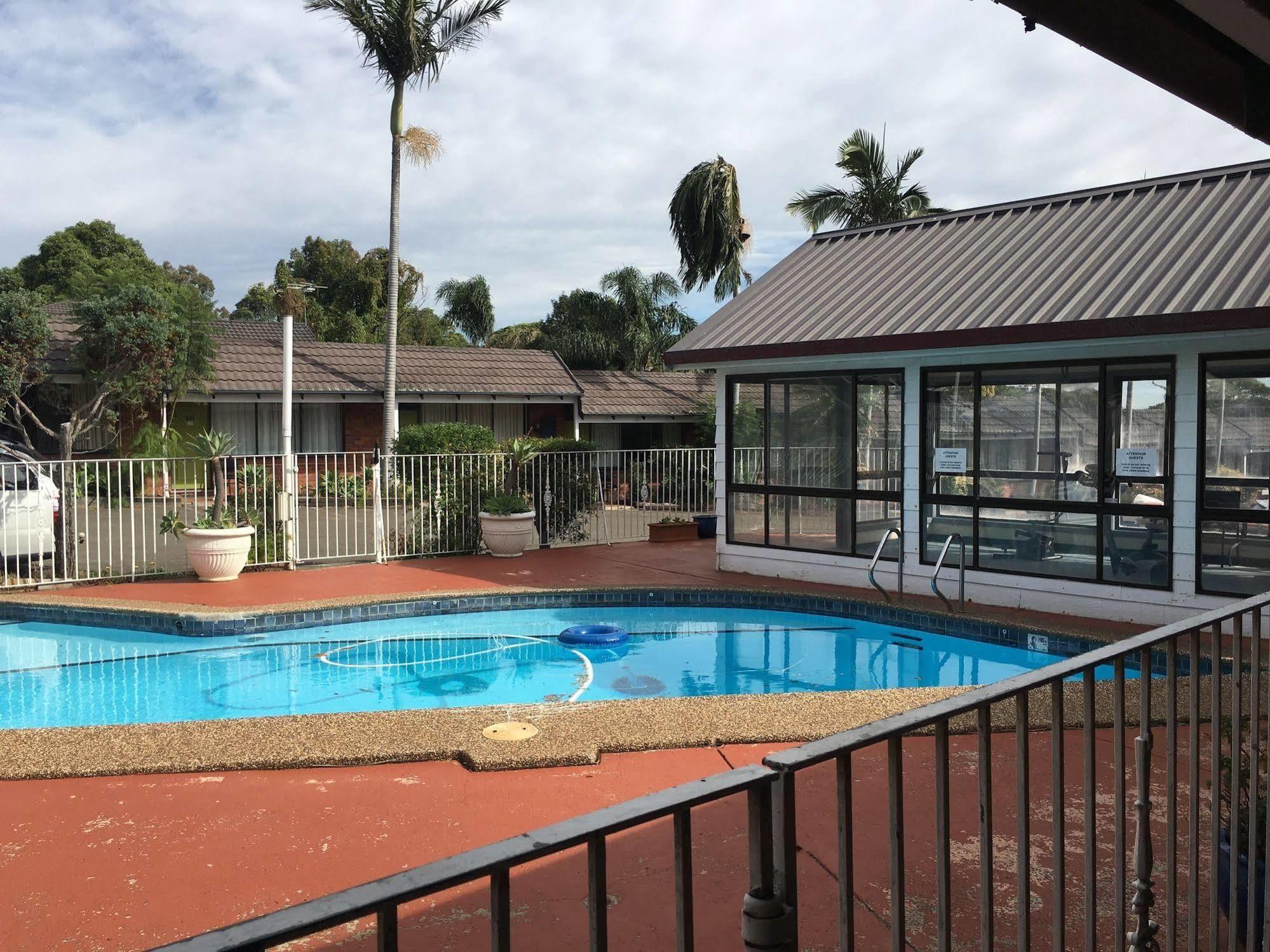 Town And Country Motel Sydney Bagian luar foto