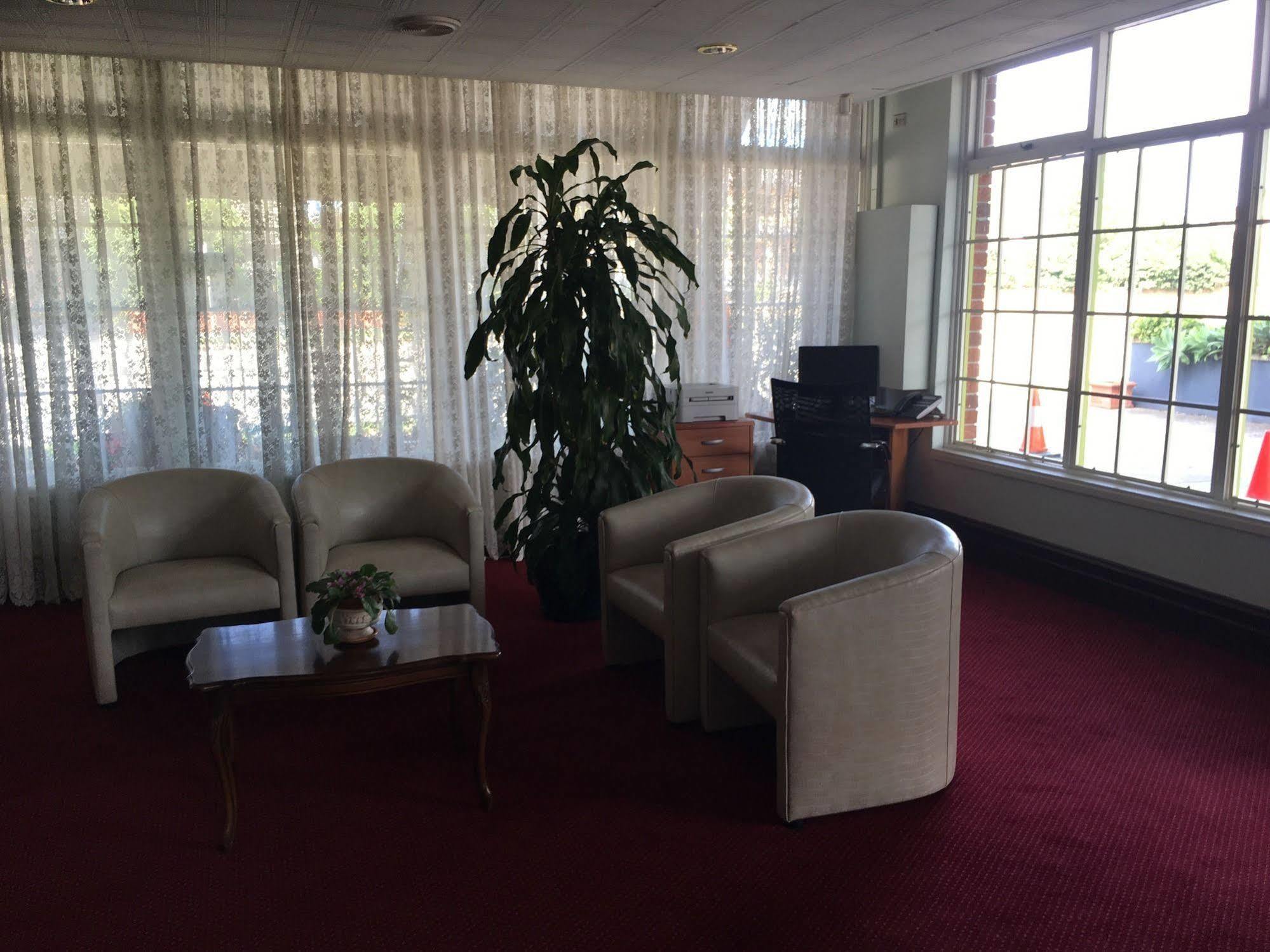 Town And Country Motel Sydney Bagian luar foto